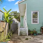 Holiday home Art Filled Sanctuary In The Heart Of Mid New Orleans