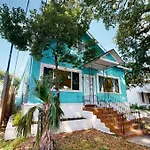 Sunny 5Bed W Parking And Direct Streetcar Access