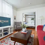 Roami At The Mandeville Apartment