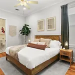 Holiday home Upscale 3 Bed 2 Bath Private In Uptown New Orleans! Close To Magazine Street, Universities, & French Quarter New Orleans