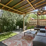 Holiday home Upscale 3 Bed 2 Bath Private In Uptown New Orleans! Close To Magazine Street, Universities, & French Quarter