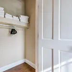 Spacious In Downtown Nola