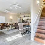 Spacious In Downtown Nola *
