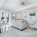 Spacious In Downtown Nola *