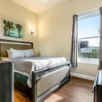 Spacious In Downtown Nola Apartment New Orleans