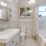 Spacious In Downtown Nola *