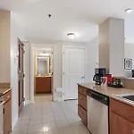 Spacious Modern Near French Quarter *
