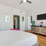 Upscale Nola Apartment