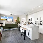 2br Spacious Downtown