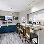 2br Spacious Downtown Apartment