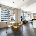2br Spacious Downtown