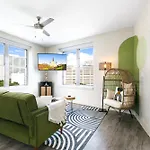 2br Spacious Downtown Apartment *
