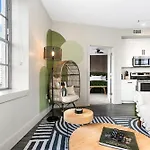 2br Spacious Downtown Apartment *