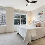 2br Spacious Downtown Apartment