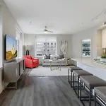 2br Spacious Downtown *