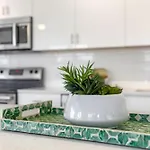 2br Spacious Downtown Apartment *