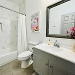 Modern City Nola Near Super Dome With Parking Apartment