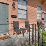 Nola Gem: 3 Mi To French Quarter