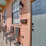 2 Mi To Dtwn: New Orleans Escape!
