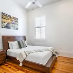 Apartment Amazing 3br Off St Charles With Pool *