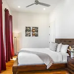 Private 3br On Carondelet By Hosteeva * New Orleans