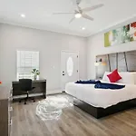 Beautiful New 5br With Outdoor Seating New Orleans