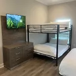 Beautiful New 5br With Outdoor Seating Holiday home *
