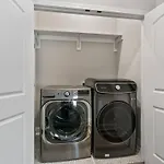 Five Bathrooms With Five Bedrooms And Stylish