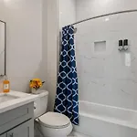 Five Bathrooms With Five Bedrooms And Stylish Holiday home New Orleans