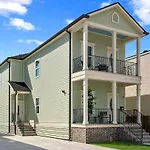 Private, Brand New, 5 Bed 5 Bath