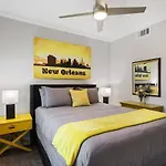 Chic 5 Bedroom Home Near French Quarter