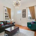 Cozy Escape With Private Outdoor Space