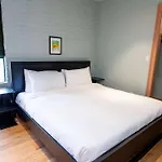 Lavish 4 Bed 3 Bath Chez Moi Suite With Pool