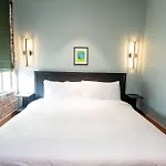 Lavish 4 Bed 3 Bath Chez Moi Suite With Pool