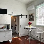 Garden Cottage In The Heart Of Nola