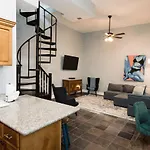 Dumaine Historic Carriage House Holiday home New Orleans