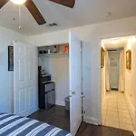 Holiday home 2bd-2ba Adorable W Yard In Gentilly New Orleans
