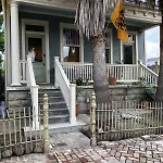 New Orleans Home Close To All The Action
