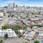 Marigny Hideaway Across From French Quarter