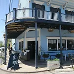 Classic Bywater Shotgun Suite Great Location In Bywater