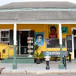 Classic Bywater Shotgun Suite Great Location In Bywater