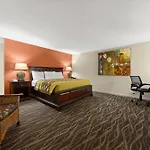Super 8 By Wyndham New Orleans