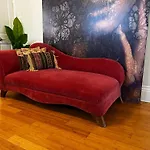 Spacious Napoleon Ave Mardi Gras Apartment *
