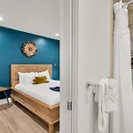 Chic Getaway Across From French Quarter Hotel New Orleans