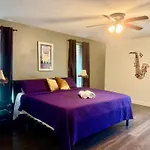 Le Belle - 4 Bdrm With Pool Table - Pet Friendly