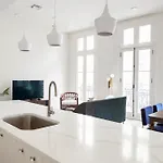 Roami At St. Charles Apartment