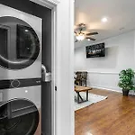 Elegant 4br In Downtown