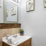 Apartment Elegant 4br In Downtown