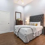 Elegant 4br In Downtown
