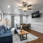 Elegant 4br In Downtown